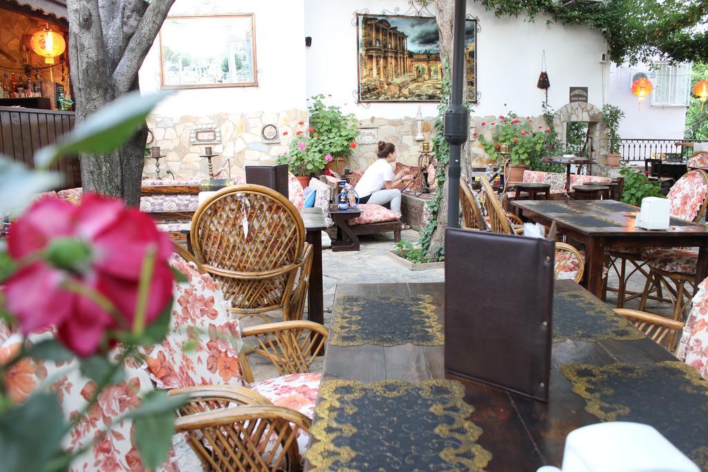 Boomerang Guest House Селчук Екстериор снимка