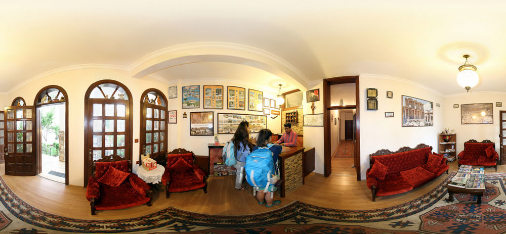 Boomerang Guest House Селчук Екстериор снимка