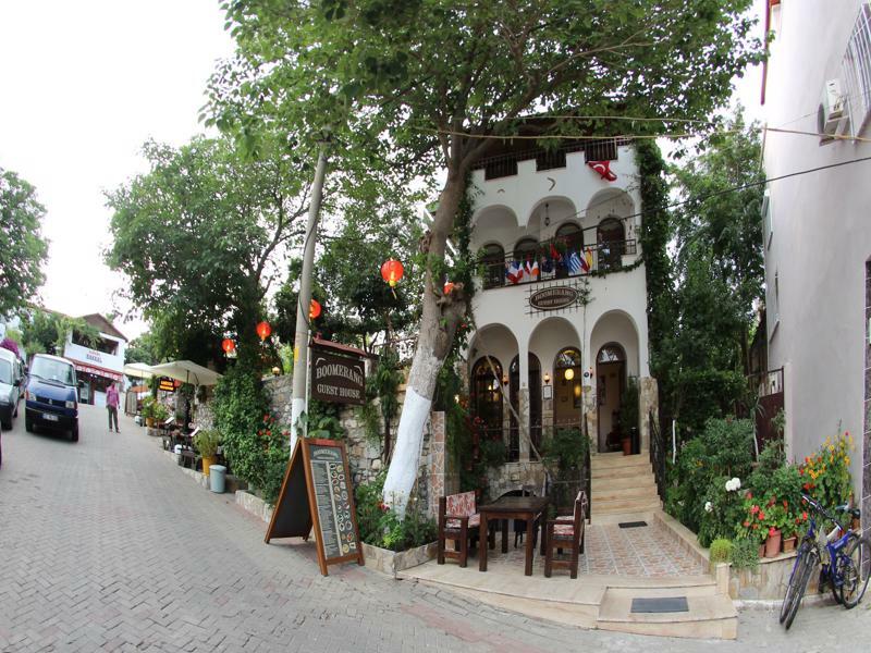 Boomerang Guest House Селчук Екстериор снимка