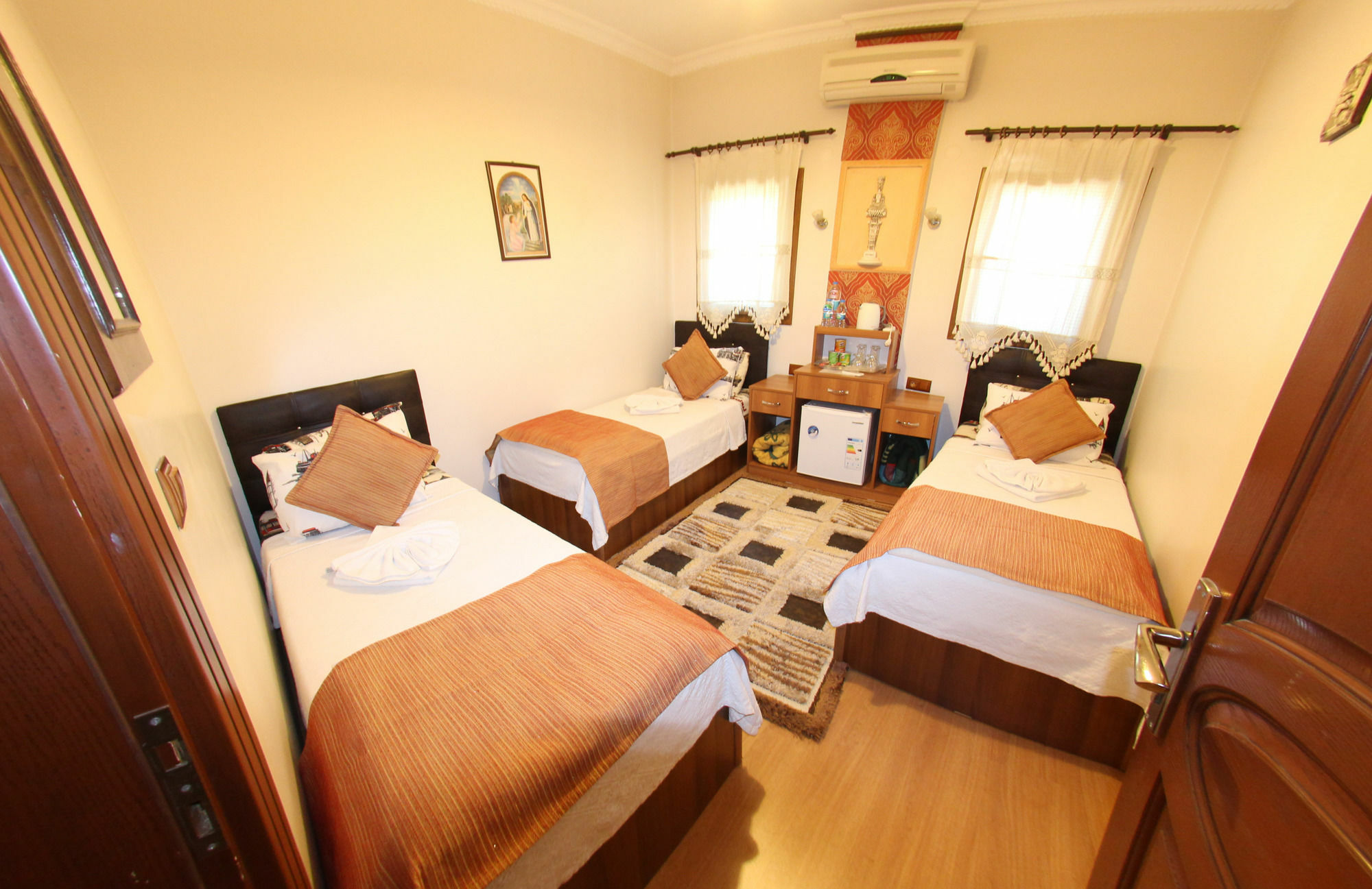 Boomerang Guest House Селчук Екстериор снимка
