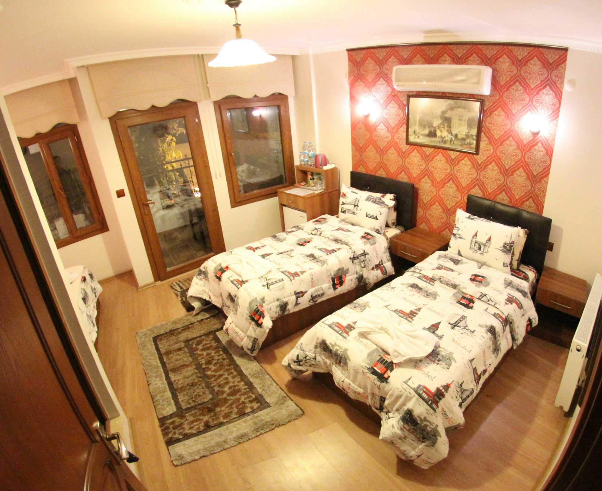 Boomerang Guest House Селчук Екстериор снимка